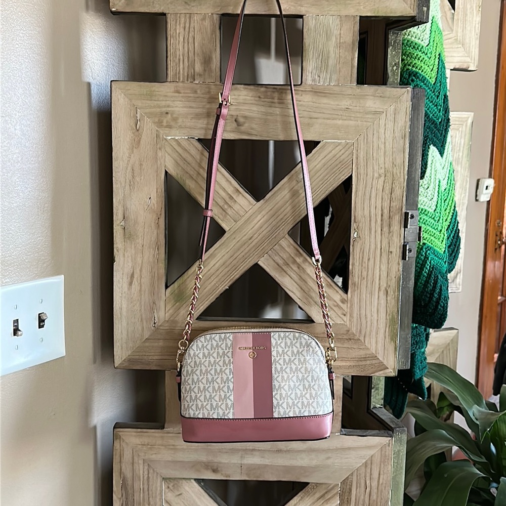 Micheal Kors Purse